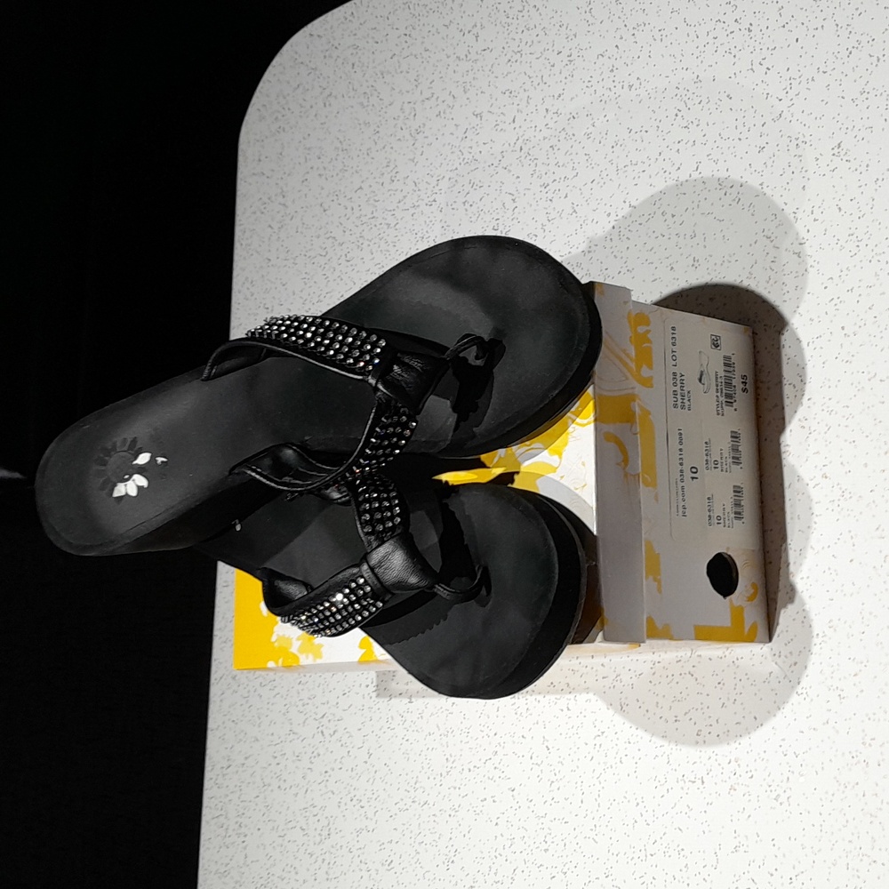 Yellow Box Sherry Black Diamond Sandal Sz 10